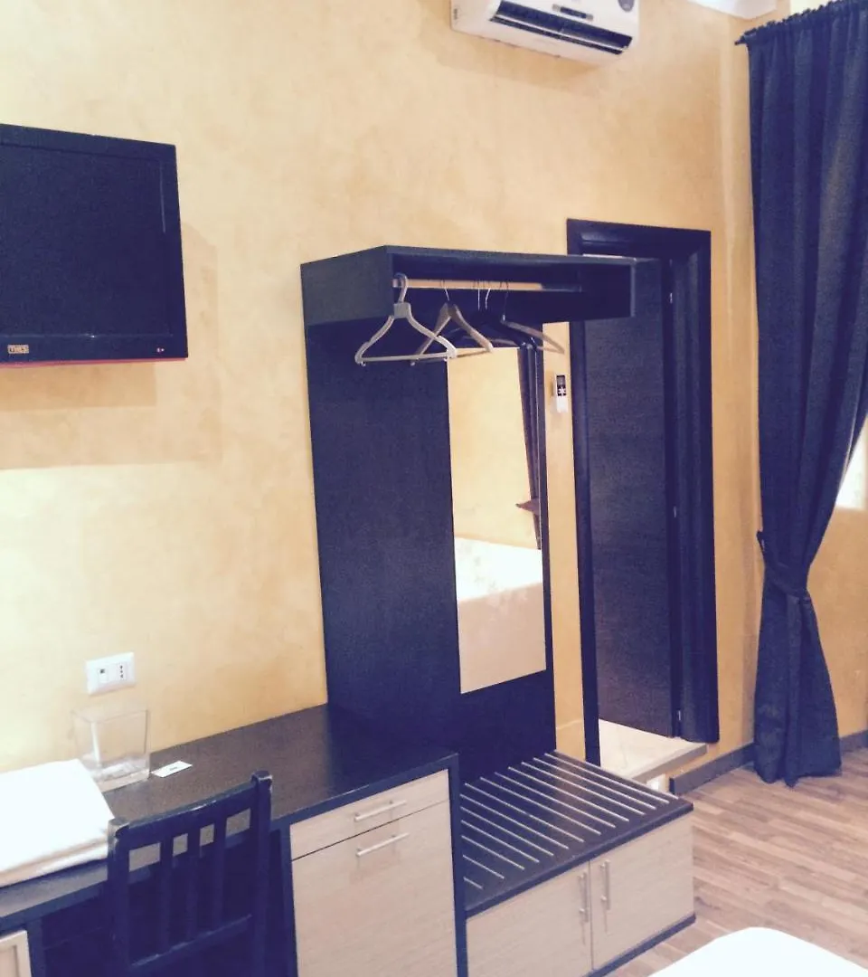 Caput Mundi Hotel Rome 2*,  Italy
